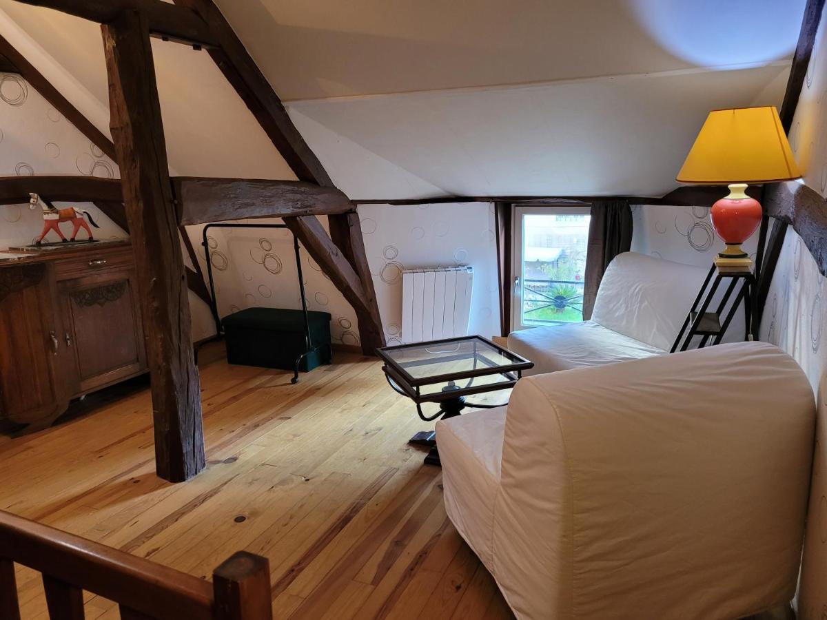 La Cour Du Chateau La Charité-sur-Loire Quarto foto